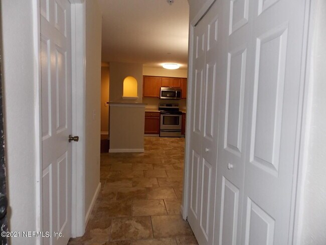 Foto del edificio - 8550 Touchton Rd