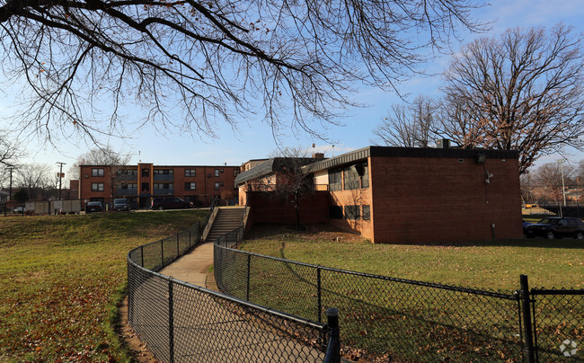 Foto del edificio - Benning Terrace