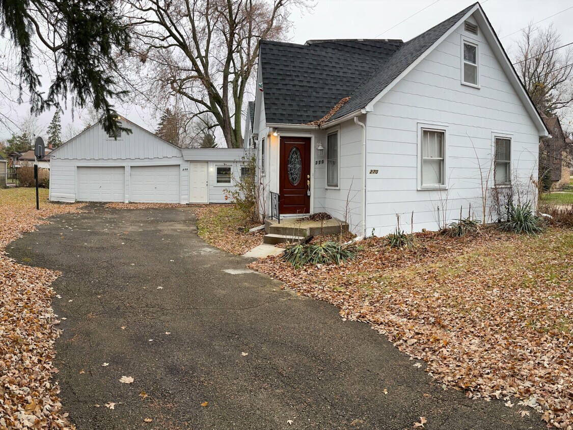 Primary Photo - 270 N Woodland Dr