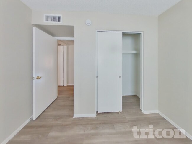 Foto del edificio - 8102 W Heatherbrae Dr