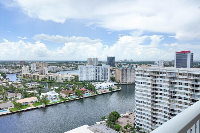 Foto del edificio - 1985 S Ocean Dr