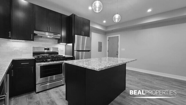 Building Photo - 1 bedroom in EVANSTON IL 60202