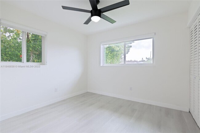 Foto del edificio - 10501 SW 54th St