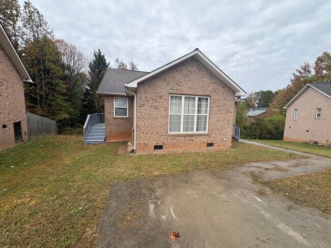 Foto del edificio - Modern Comfort Meets Peaceful Living – Only $1,600/mo! ?