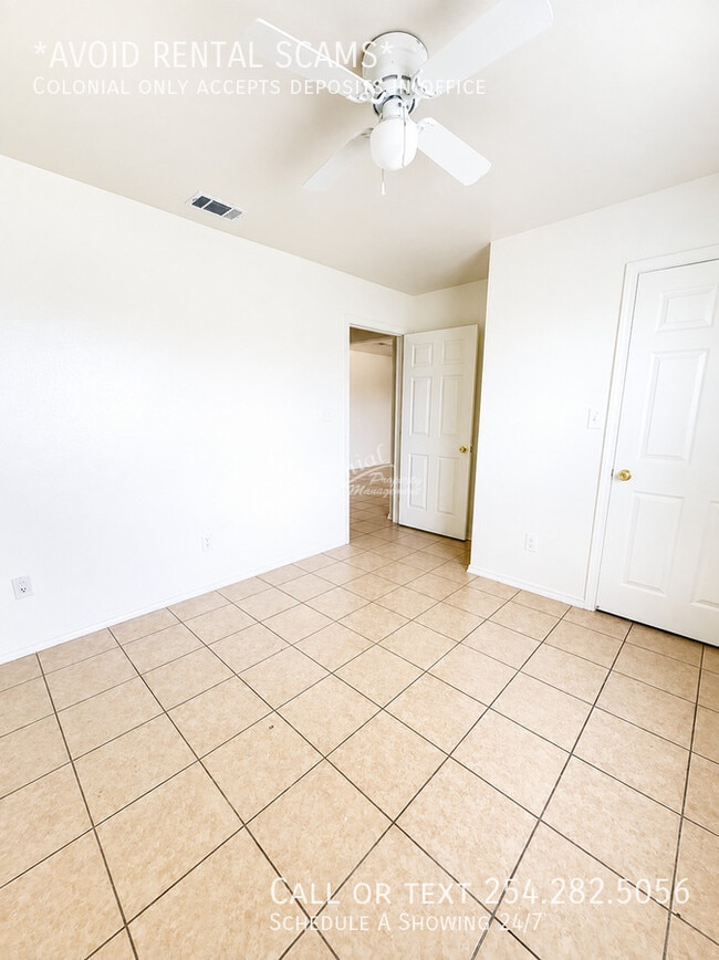 Building Photo - 3405 Hereford Ln