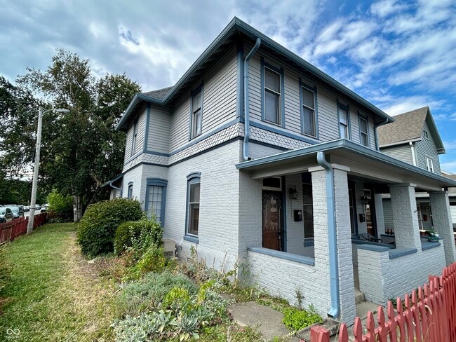 Building Photo - 639 Stevens St
