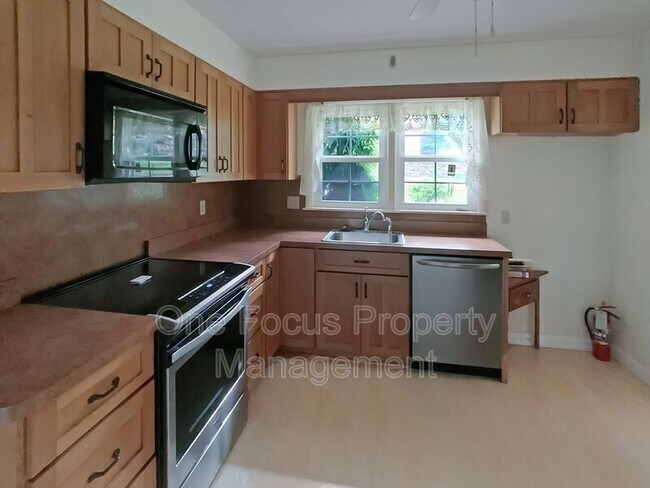 Foto del edificio - 1127 Louisa St