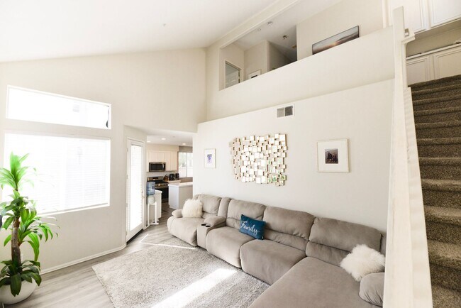 Building Photo - Beautiful Solana Home in Talega!  Spacious...