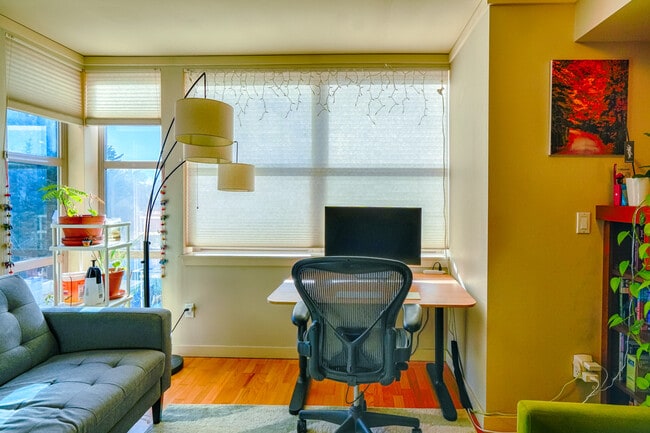 Foto del edificio - 1310 N Lucas Pl