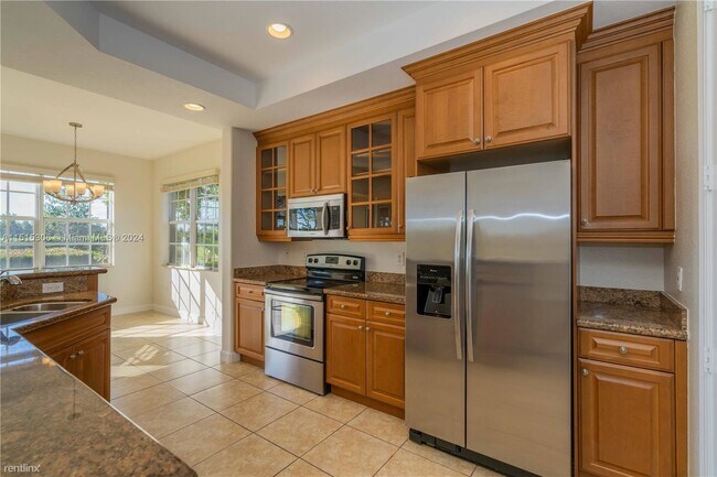 Foto del edificio - 3 br, 2 bath Townhome - 8211 NW 128th Ln