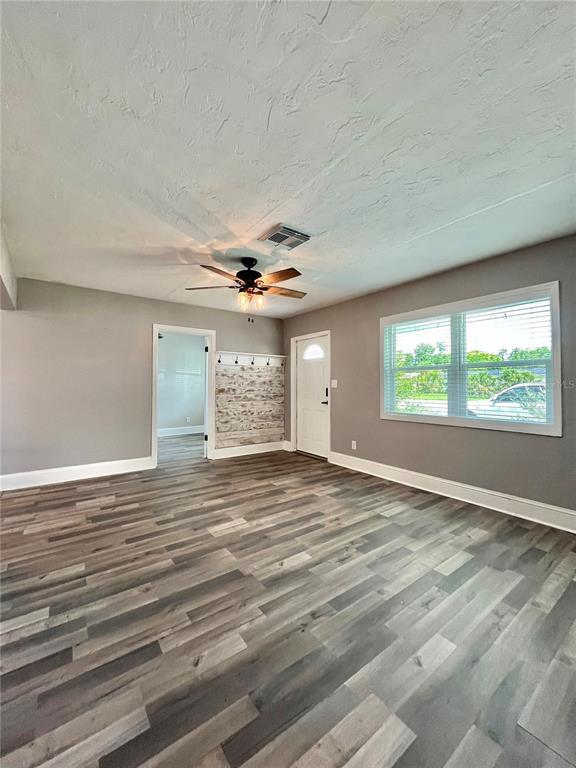 Foto del edificio - 801 40th Ave NE