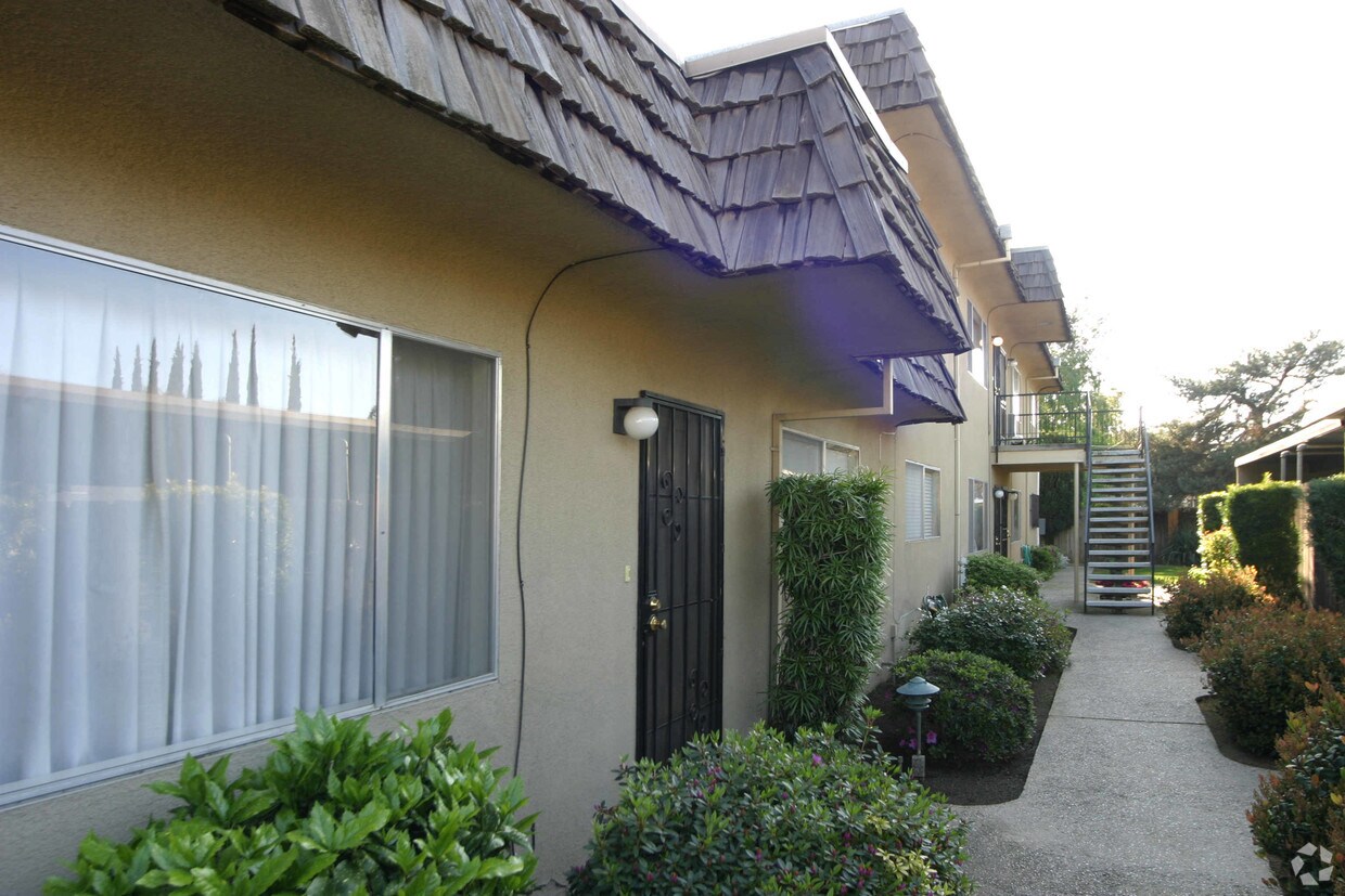 Foto del edificio - 6075 N Poplar Ave