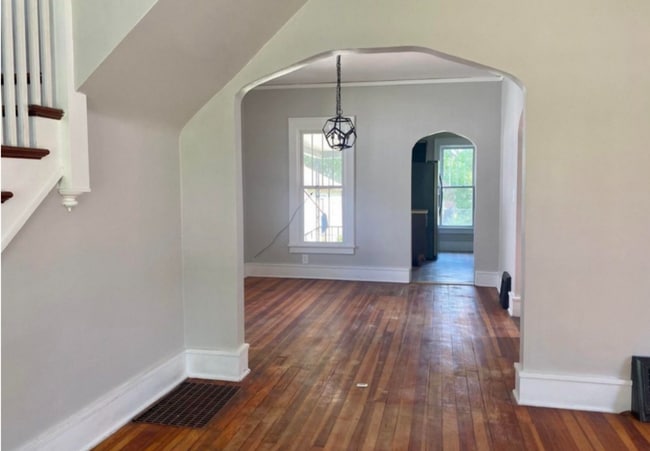 Building Photo - 3 Bedroom House - Rock Island