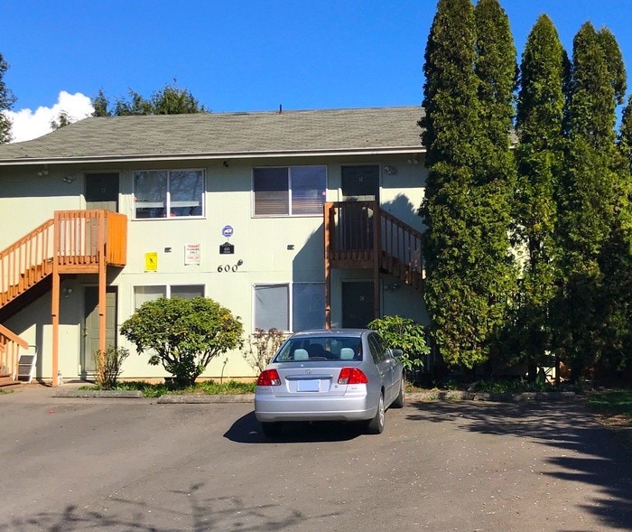 Primary Photo - 600 SE 175th Pl
