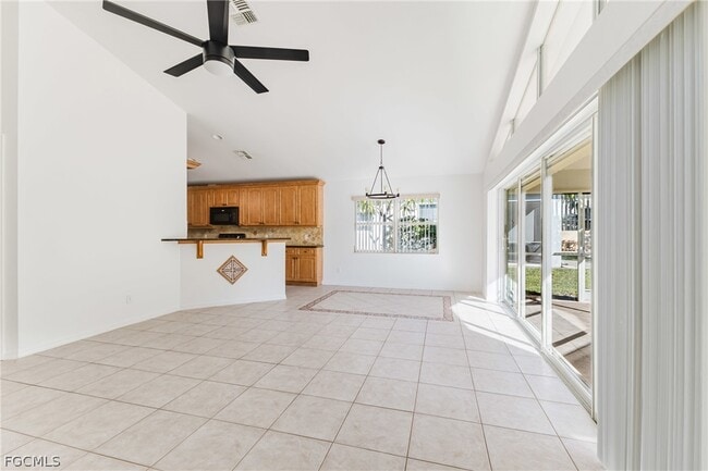 Building Photo - 9841 Las Casas Dr