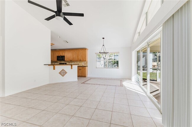 Foto del edificio - 9841 Las Casas Dr