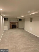 Building Photo - 4960 Chestnut St