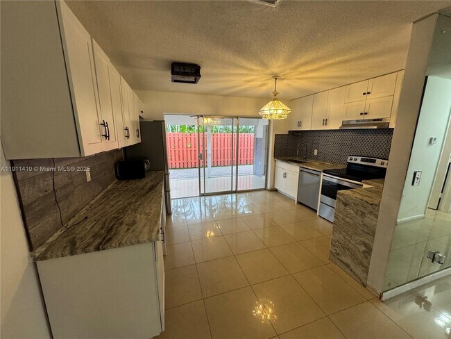 Foto del edificio - 4578 NW 16th Ave