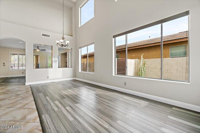 Foto del edificio - 2843 N Four Seasons Ln