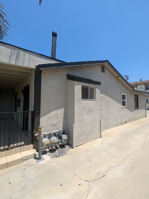 Foto del edificio - 6106 Palm Ave
