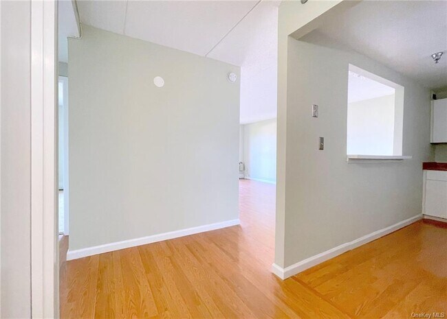 Building Photo - 123 Mamaroneck Ave