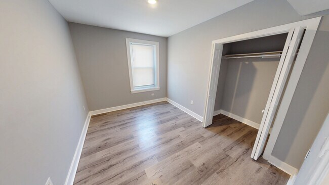 Foto del edificio - 5861 Cedar Ave