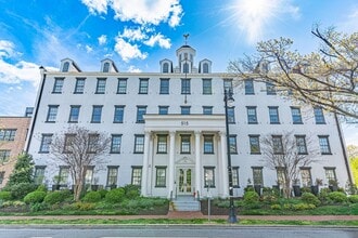 Building Photo - 515 N Washington St