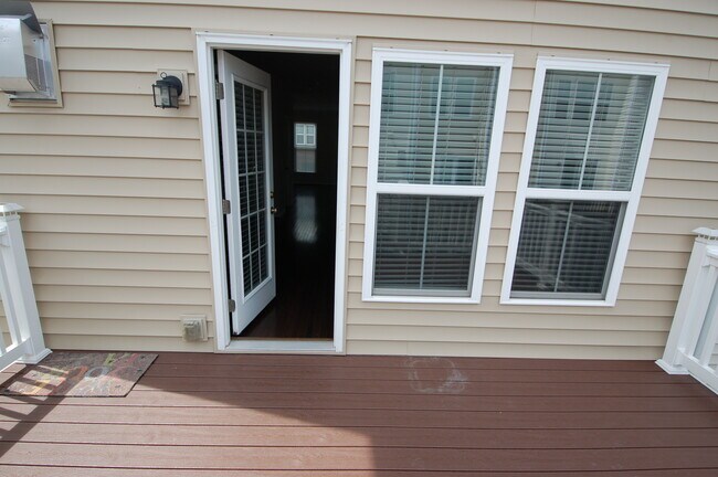 Deck with solar lights - 21756 Harroun Terrace