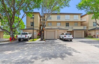 Building Photo - 2060 Greenview Shores Blvd
