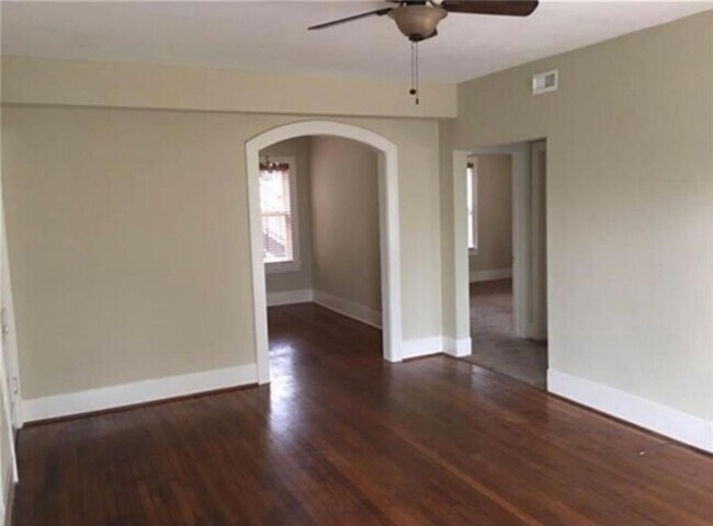 Building Photo - 1914 Marshall St