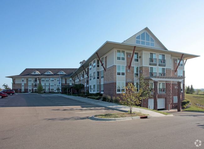 Building Photo - Cobblestone Square