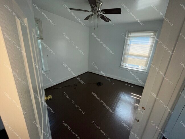 Foto del edificio - 326 E Dartmouth St