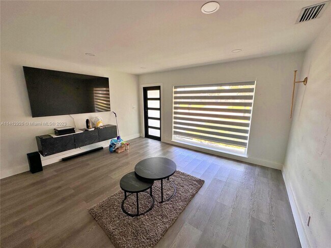 Foto del edificio - 1721 SW 47th Ave