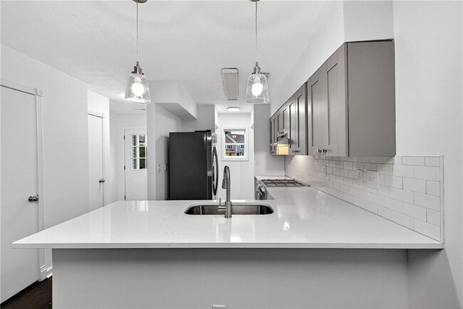 Foto del edificio - 6716 Colchester Pl NW