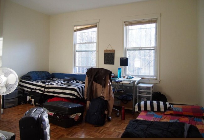 Building Photo - 1576 Tremont St