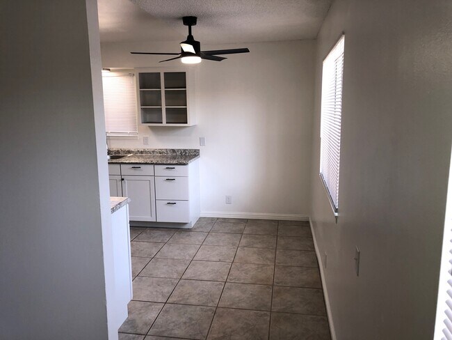 Foto del edificio - 73131 San Nicholas Ave