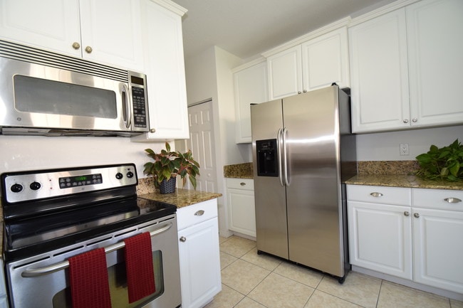 Building Photo - The Enclave at St. Lucie West