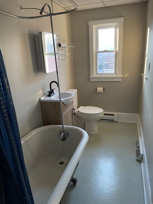 Foto del edificio - 303 N 3rd St