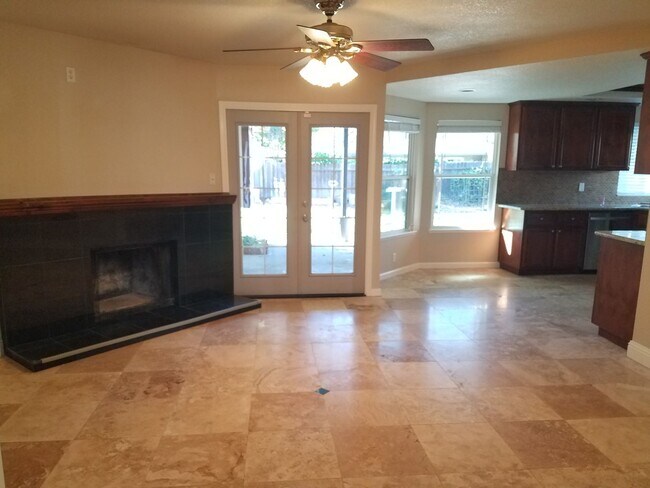 Foto del edificio - Lovely Roseville Home Close to School, Sho...