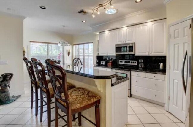 Foto del edificio - 10885 La Salinas Cir