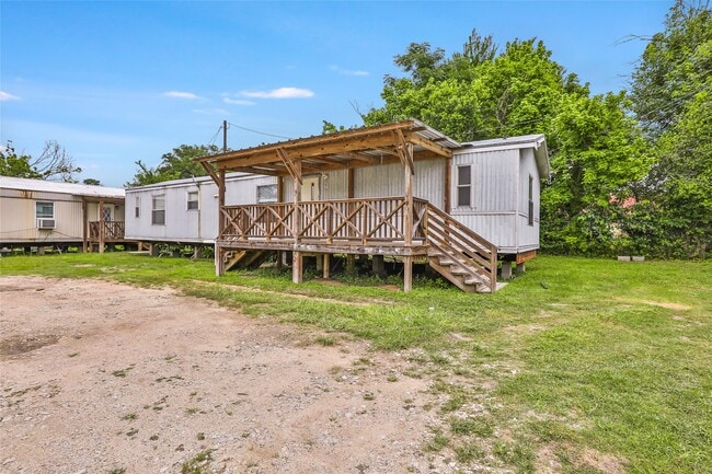 Building Photo - 10821 TX-150