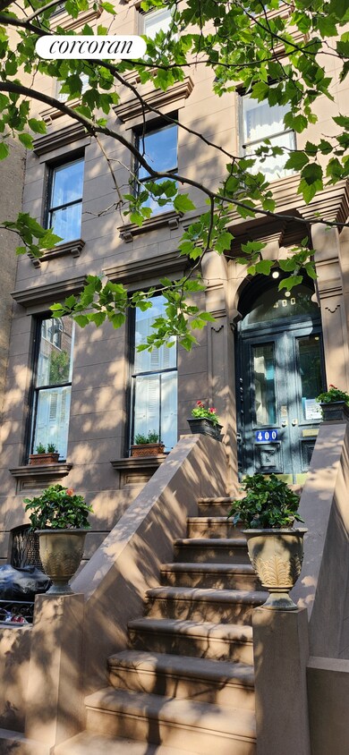 Foto del edificio - 400 Henry St