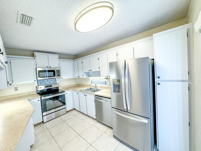 Foto del edificio - 1855 N Congress Ave