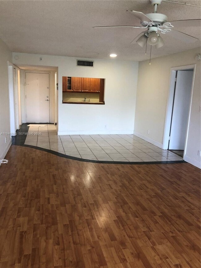 Foto del edificio - 210 Lakeview Dr