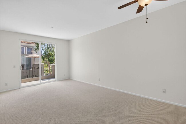 Foto del edificio - Bright & Updated 2 Bedroom Home with Flexible Primary Retreat and Amazing Community Amenities!