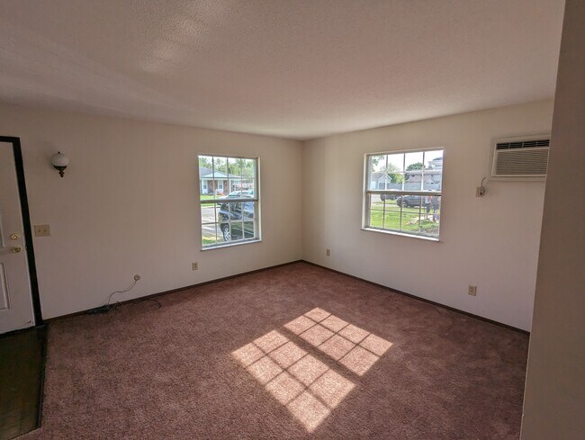 Living Room - 7302 Lunitas Ln