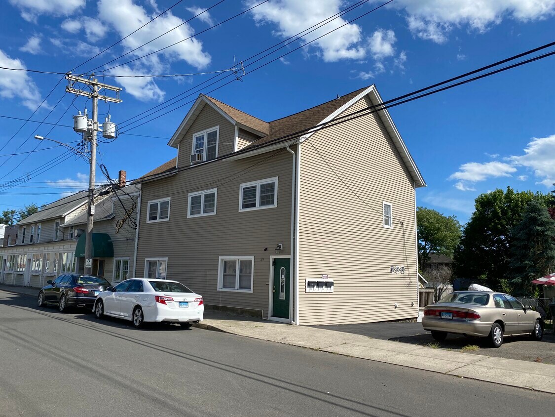 37 Village Rd Unit 3, Milford, CT 06460 Apartments in Milford, CT