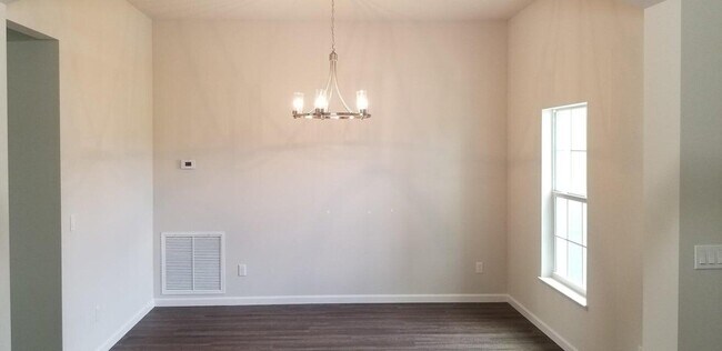 Foto del edificio - 5834 NW Coosa Dr