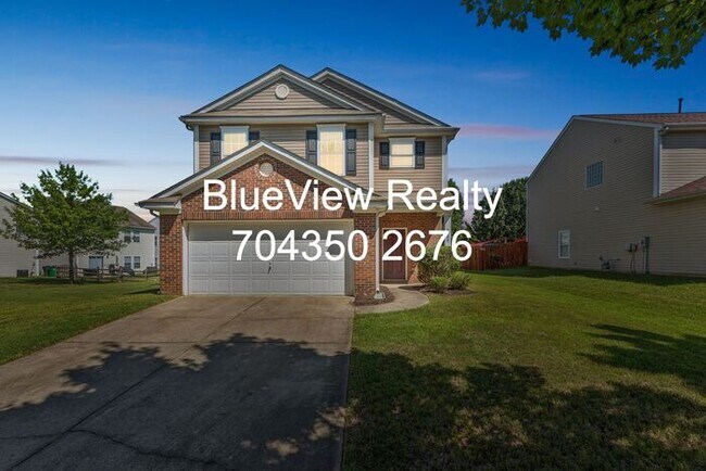 Foto del edificio - Beutiful 3 bed 2.5 bath with open area