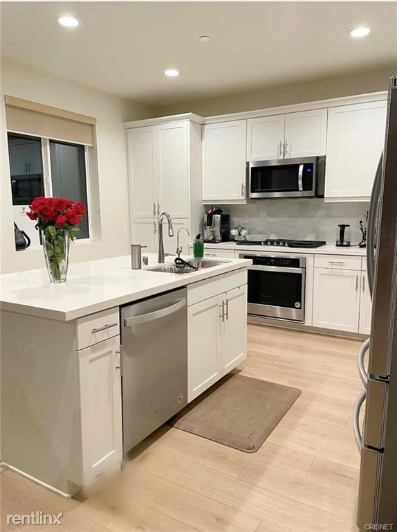 Building Photo - 4 br, 3 bath House - 23237 W Canterbury Way